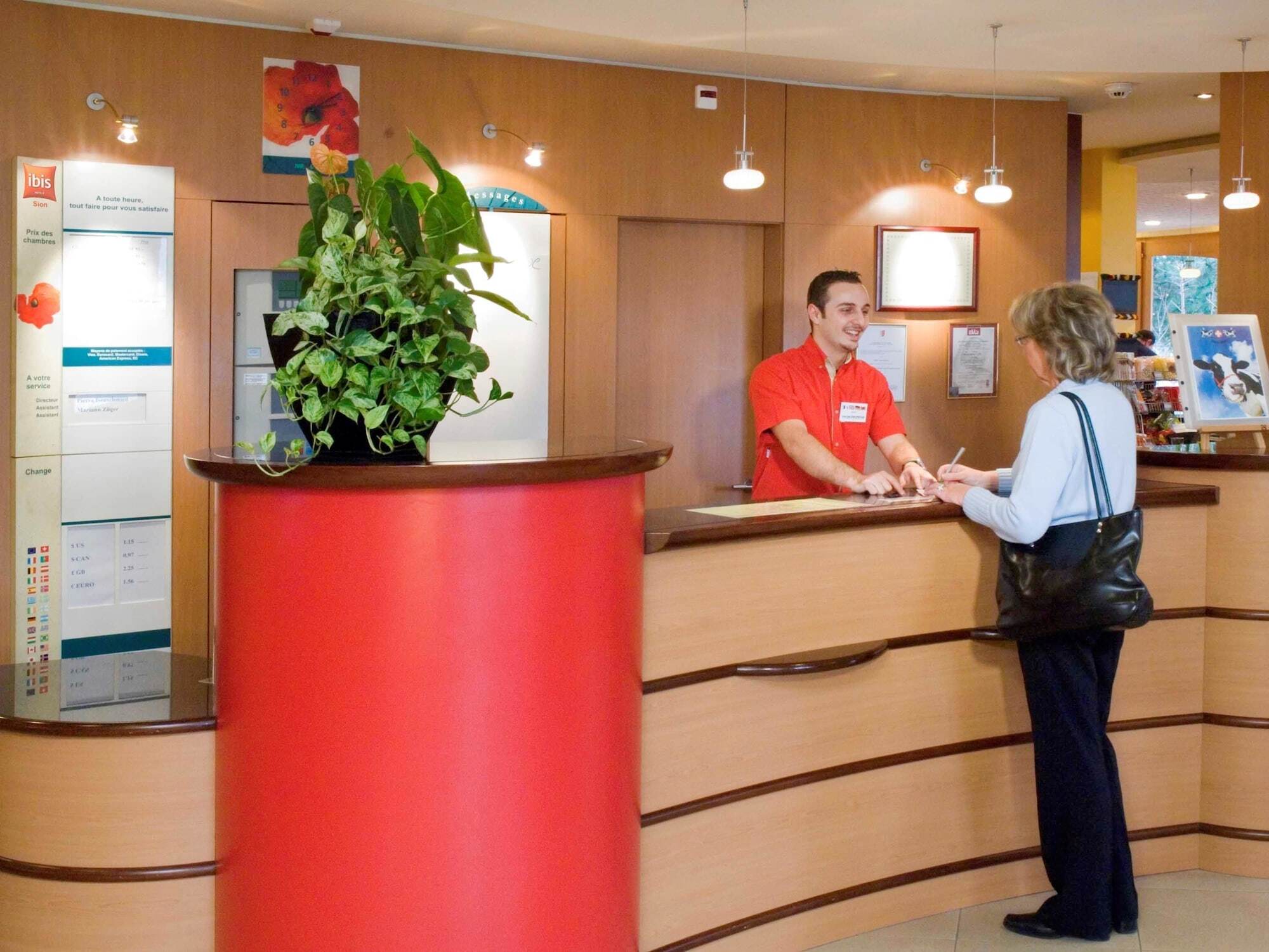 Ibis Sion Hotel Exterior foto